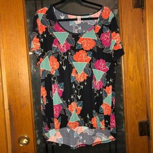 LuLaRoe Classic T XL Roses and Arrows